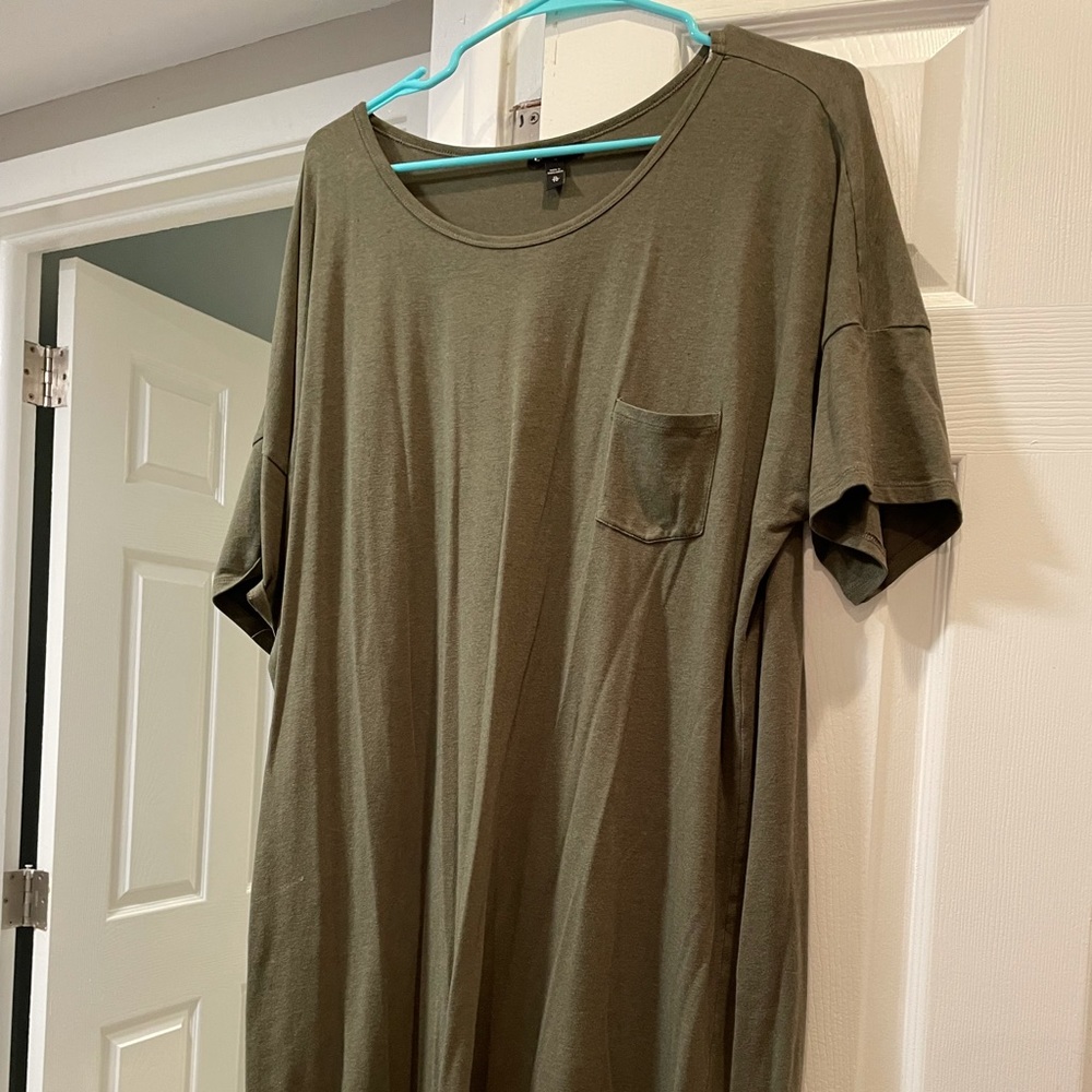 Short sleeved express dress great condition